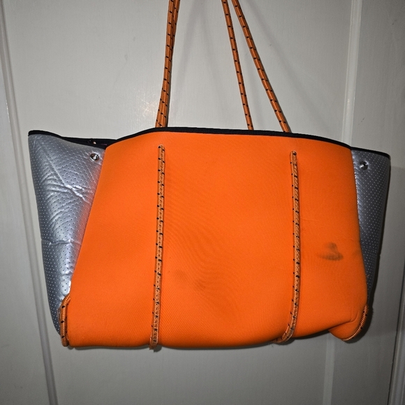 Haute Shore Greyson Tote "Wow" Stylish Pink & Orange Bag NWT (Flaws) - Picture 11 of 12